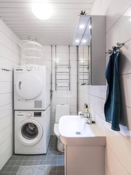 Cozy Roomy Studio Flat Next To Tram Stop @ Kallio Helsinki Luaran gambar