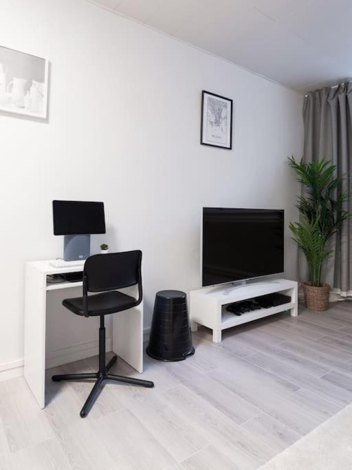 Cozy Roomy Studio Flat Next To Tram Stop @ Kallio Helsinki Luaran gambar
