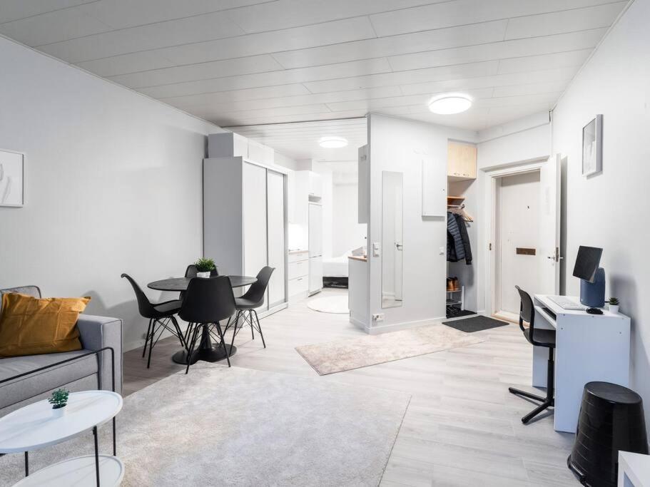Cozy Roomy Studio Flat Next To Tram Stop @ Kallio Helsinki Luaran gambar